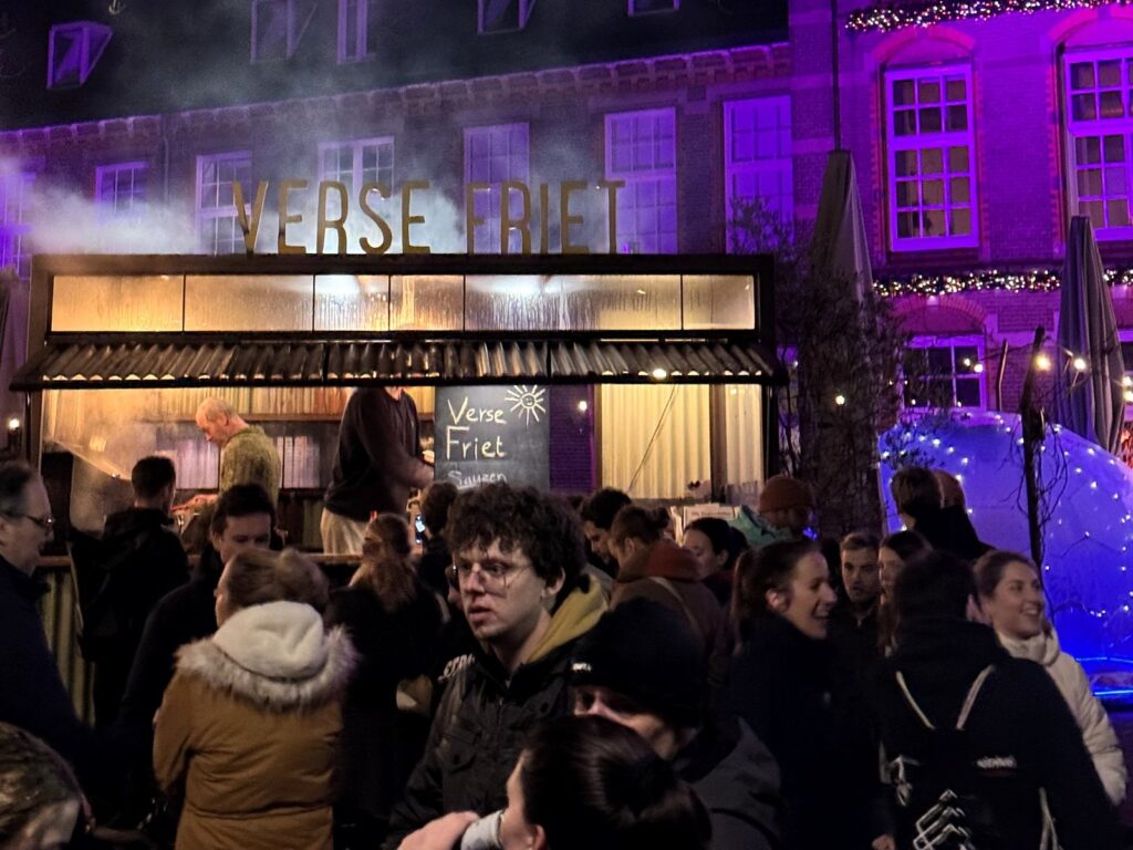 Verse friet bij de foodtruck van In de Kazerne